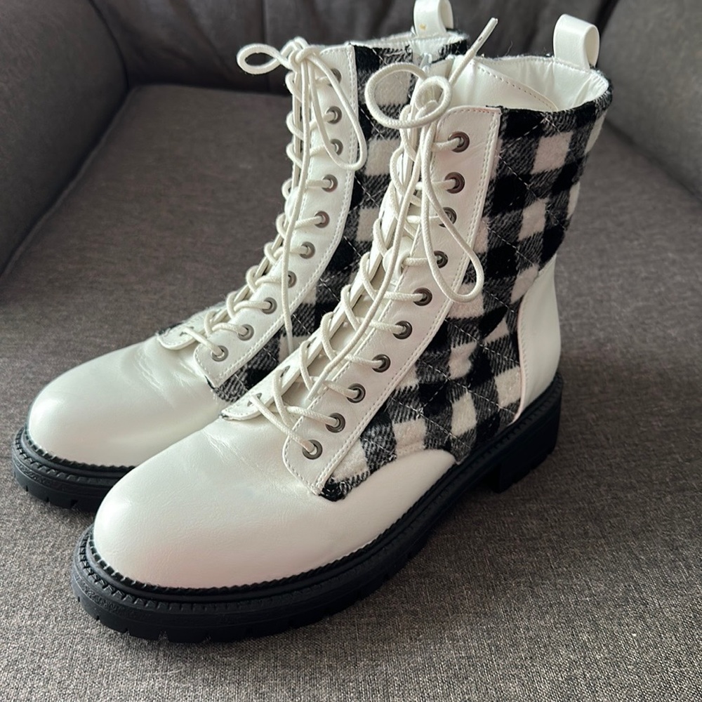 Rock & Candy by ZIGI Women's Max Combat Boots White/Black Plaid Size 8.5 US